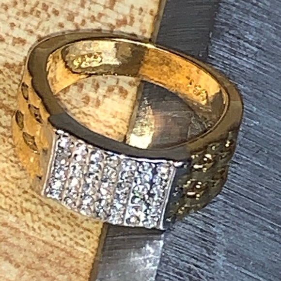 Watch style ring